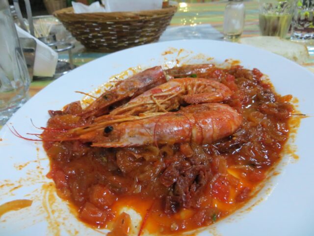 Zwei Shrimps noch zu essen
