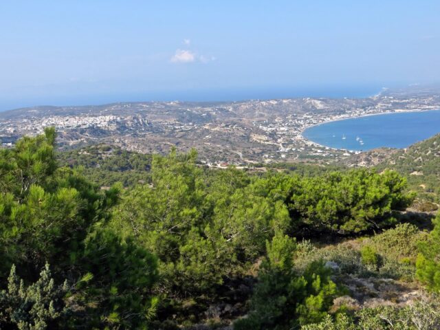 Aussicht auf Kefalos und Kamari