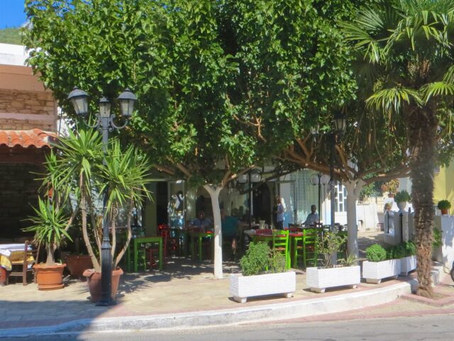Kafenion in Marathokampos