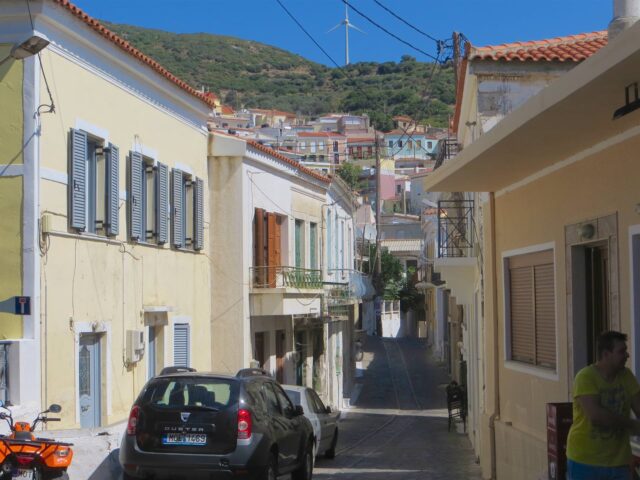 Hauptstraße in Marathokampos