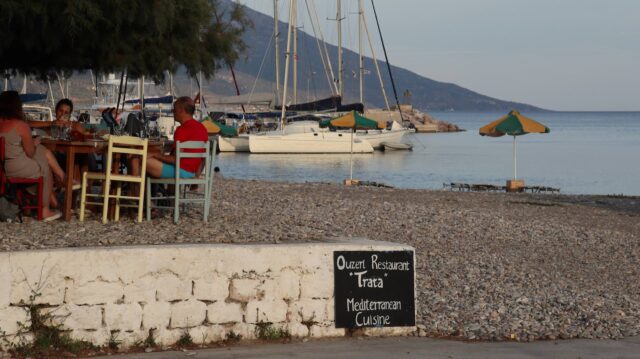 Nicht weit zur ersten Taverna