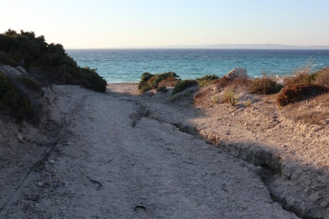 Gyali Weg zum Nordstrand