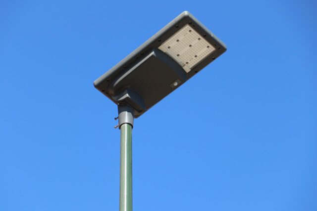 High-Tech Straßenlaterne mit Bewegungsmelder für Lichtstärke