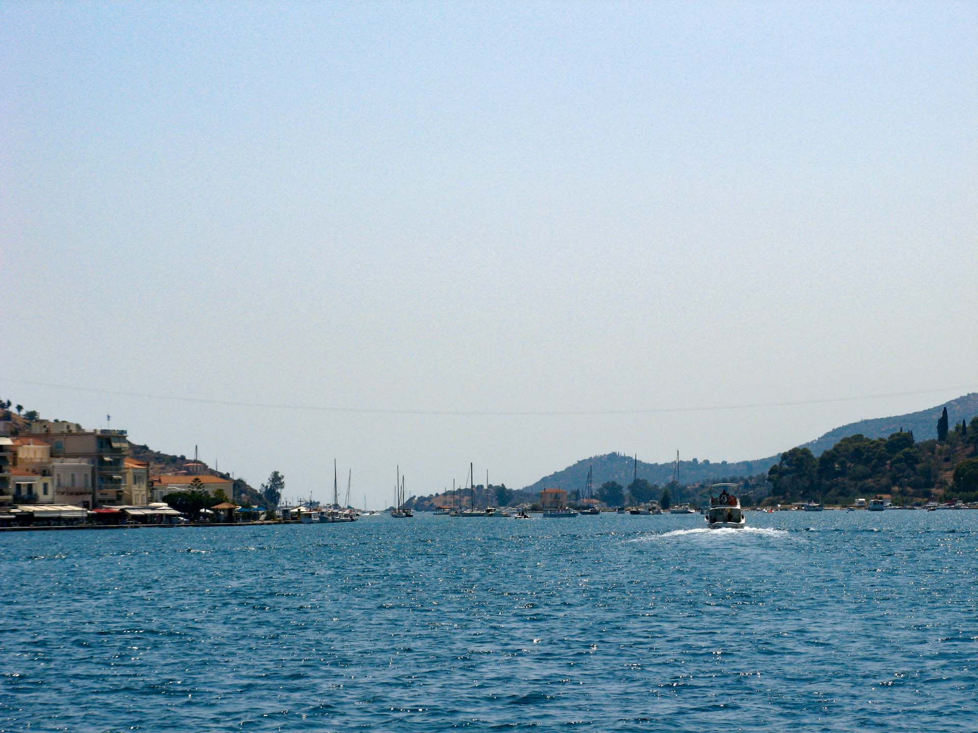 2008-08-09 Poros Die schmale Durchfahrt zw. Poros und Peloponnes